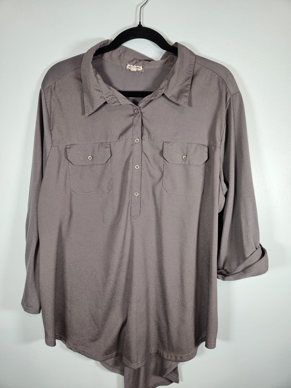 Eyeshadow Button-Down Shirt in Taupe Gray